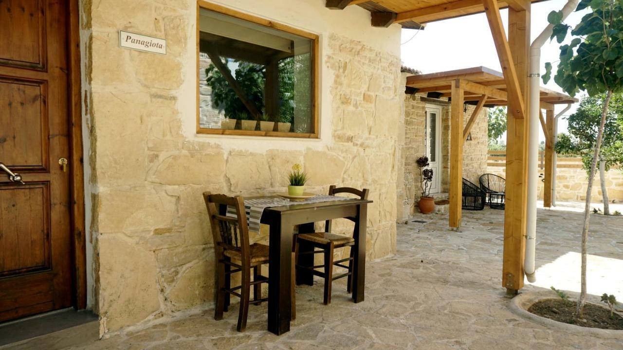 Studio Panagiota - Oasis Holiday Houses Kokkinos Pirgos Exterior photo